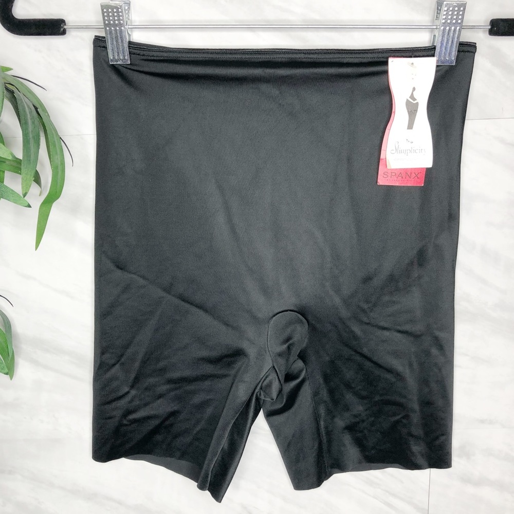 NEW Spanx Shaper Shape Wear Under Shorts Medium